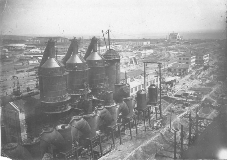 Будівництво доменної печі №1 заводу "Азовсталь" у 1933 році