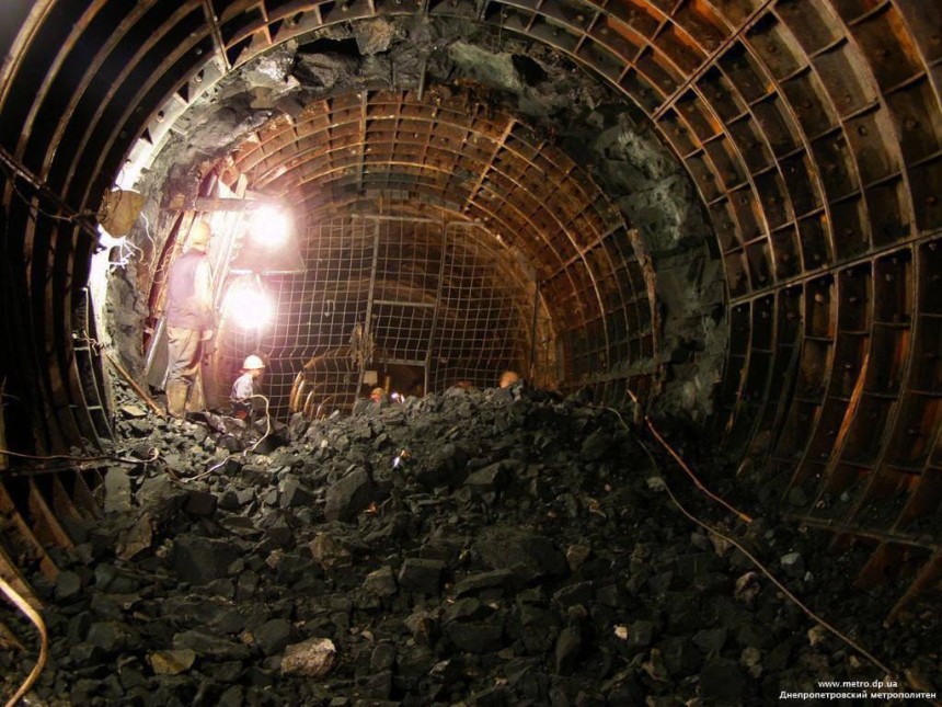 Будівництво метрополітену в Дніпрі: 2008 рік — тунельний прорив