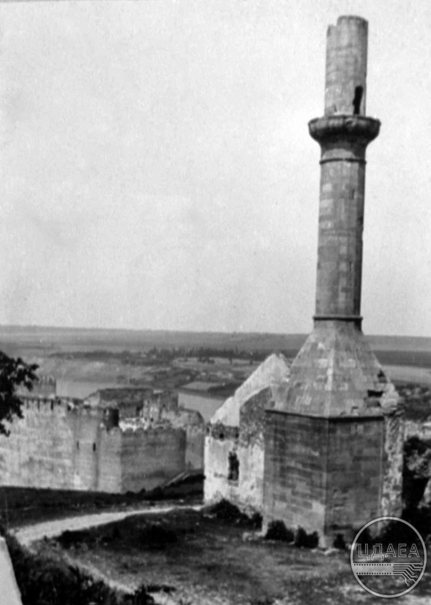 Вид фортеці в Хотині 1916 року: військова міць та краса