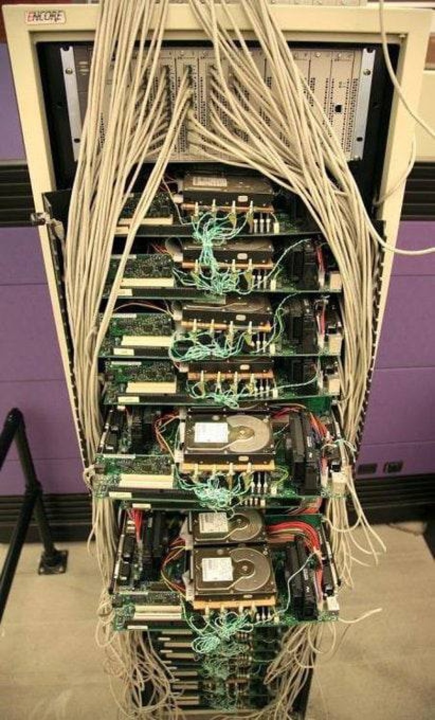 Сервер Google 1996:  З чого починався технологічний гігант США